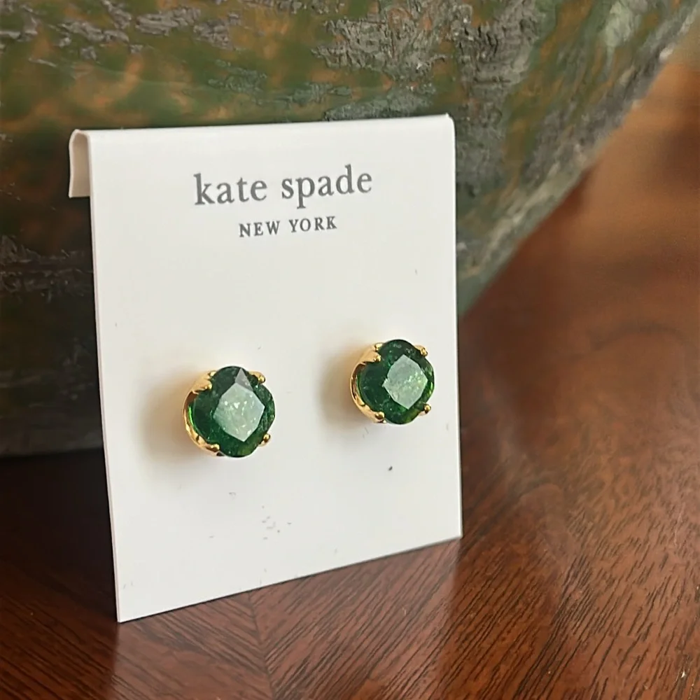 Kate Spade Pop Of Joy 10mm Spade Flower Studs in Green NWT‎ MSRP: $48.00